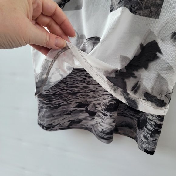 Desigual Collage Arty Photo Double Layer Short Sleeve  Women's Size Large Medium - Picture 4 of 11